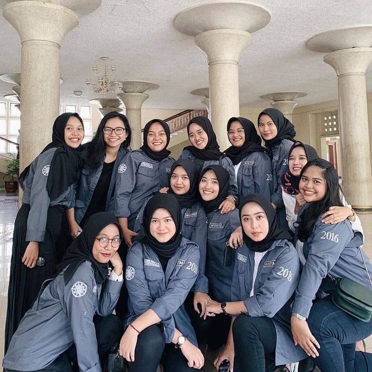 Jenis - jenis bahan untuk pembuatan seragam