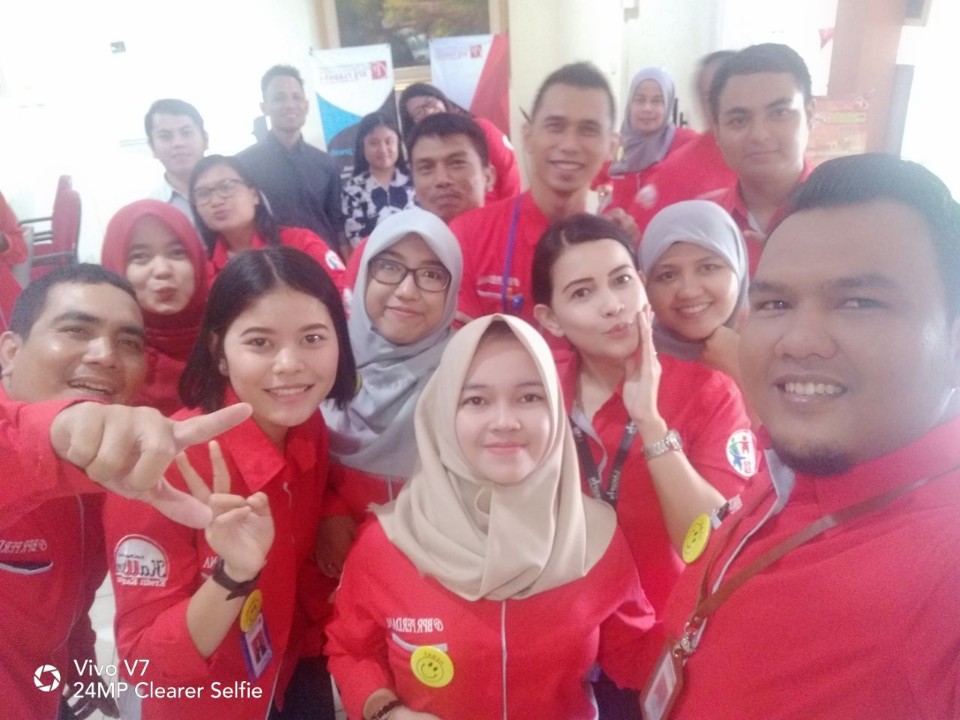 ngin Perusahaan Terlihat Lebih Berkelas? Ini Rahasia Memilih Konveksi Seragam Kantor yang Tepat!